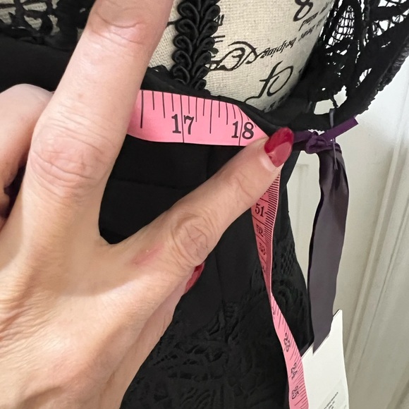 HALE BOB Black Lace Trim Short Sleeved
Bodycon Dress (S) NWT - Picture 10 of 17